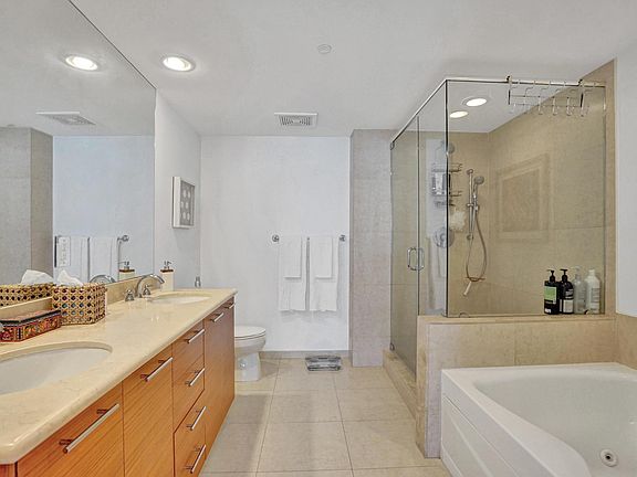 5th image of 50 Biscayne Blvd APT 3301