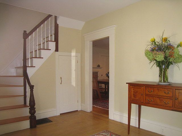 2nd image of 87 Raymond St