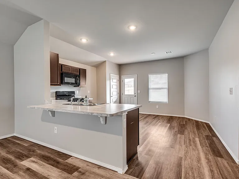 9724 Saddle Dr — Photo 9