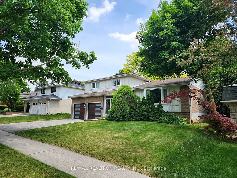 207 Bayview Fairways Dr — Photo 2