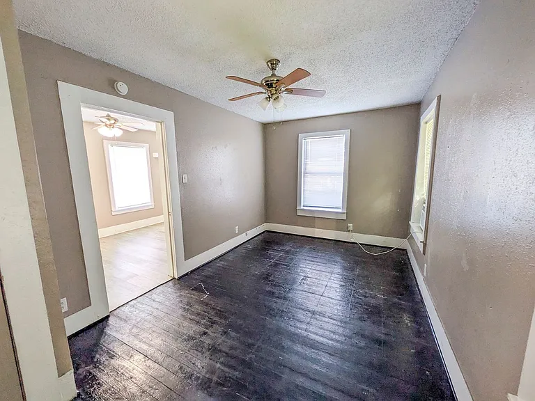 722 Avenue C — Photo 10