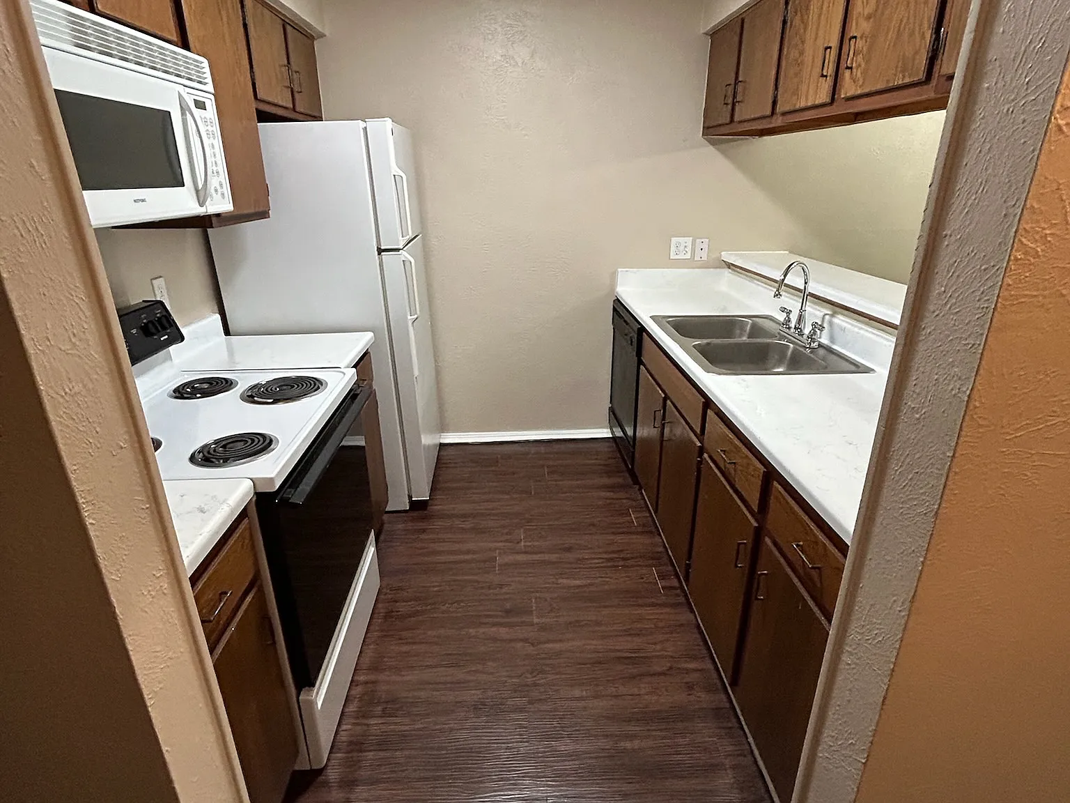 1 bed, 715 sqft, $900 — Photo 2