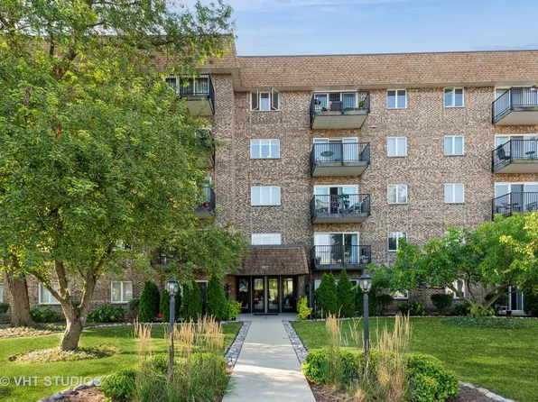 907 Curtiss St APT 205, Downers Grove, IL 60515