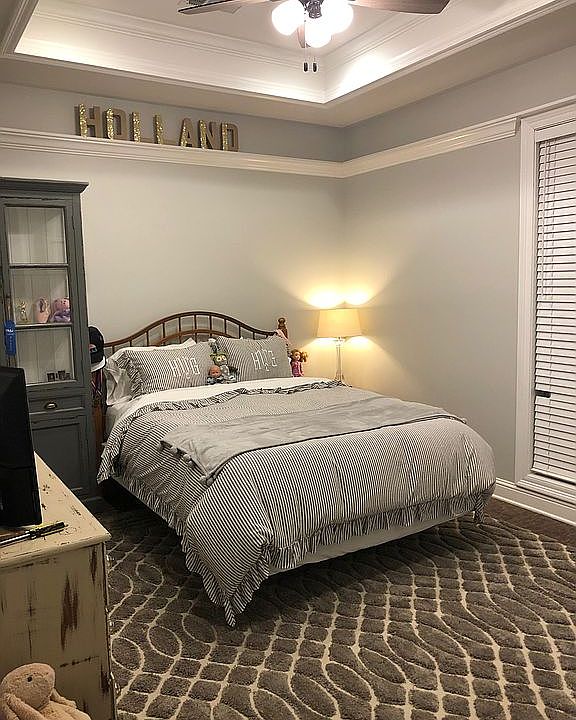 2nd image of 301 Austin Oaks Cir