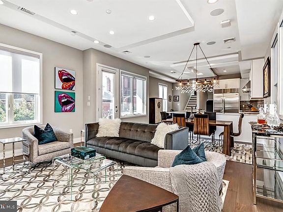 4th image of 305 Green St