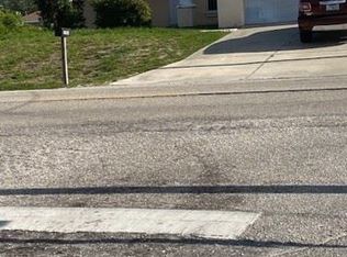 2902 23rd St SW, Lehigh Acres, FL 33976