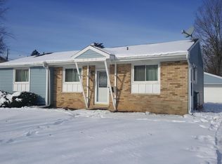 2136 Holly Way, Lansing, MI 48910