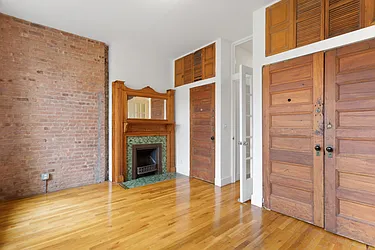 Rented by R New York