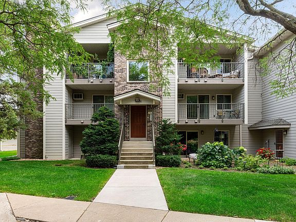 2nd image of 2130 Ridge Dr APT 23