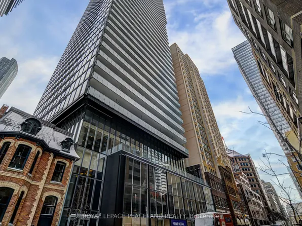 15 Grenville St #808, Toronto, ON M4Y 0B9