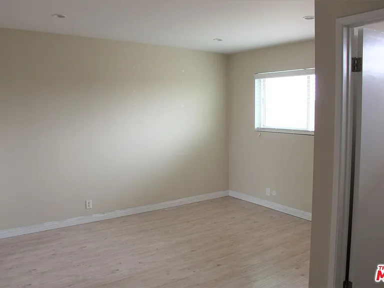 2501 W Redondo Beach Blvd #335 — Photo 8