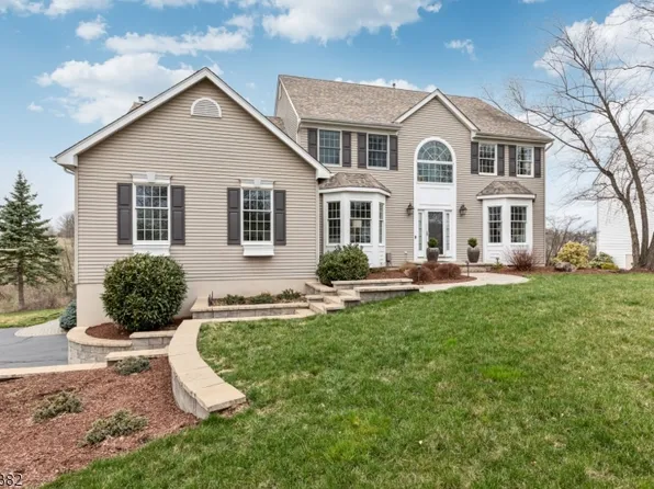 154 Preakness Cir, Branchburg Twp., NJ 08876