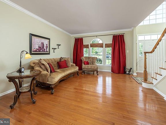 5th image of 1104 Jasmine Ct