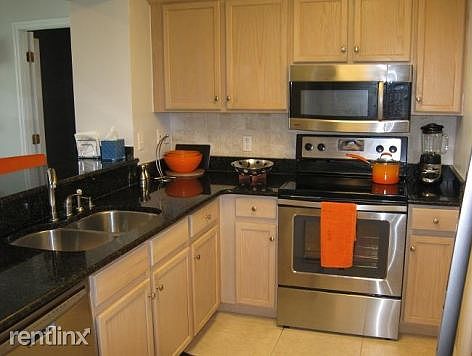 5th image of 345 Bayshore Blvd APT 1006
