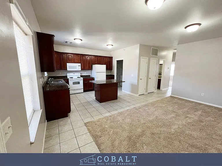 1126 Bertrand St #8 — Photo 1
