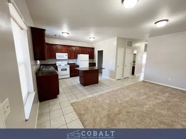 1126 Bertrand St, Manhattan, KS