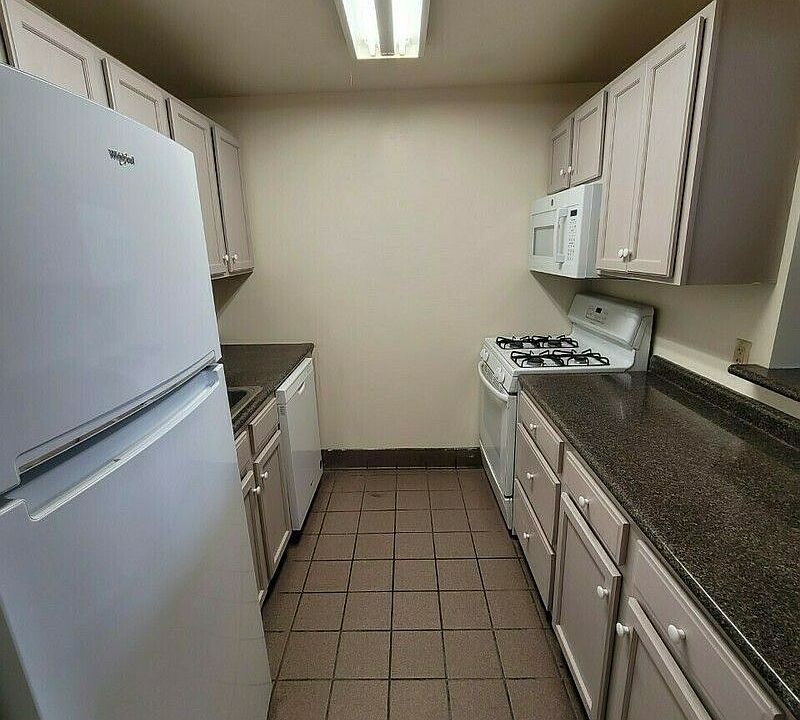 2nd image of 5812 Queens Blvd #4K