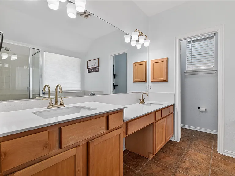10008 Hanover Dr — Photo 14
