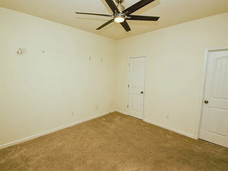 4115 Franklin St — Photo 7