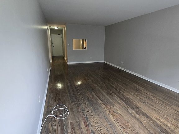 2nd image of 6619 N Sheridan Rd APT 302