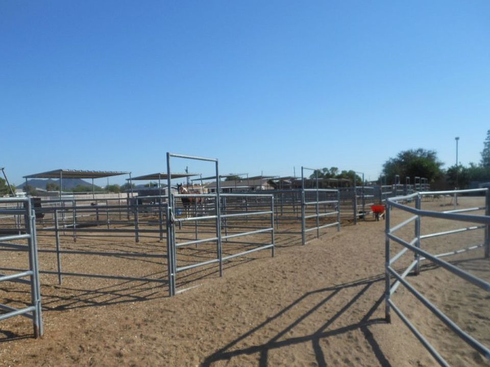 Out door stalls with shade 