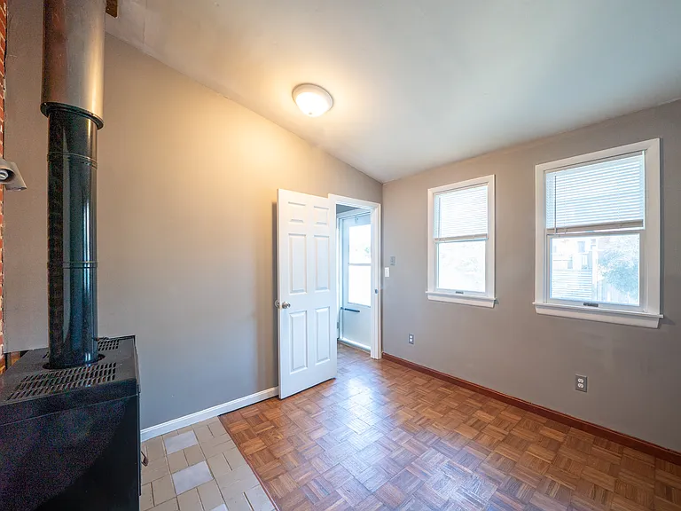 705 Eastshire Dr — Photo 17
