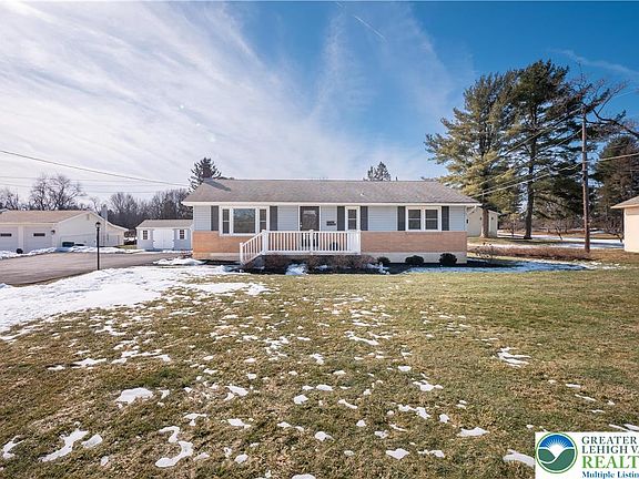 3rd image of 1800 Minesite Rd