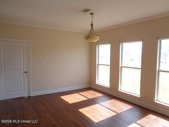 4th image of 2243 Crenshaw Rd