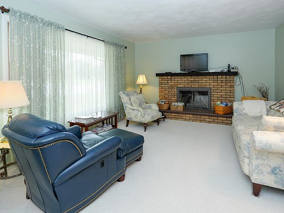 3583 Kathryn St-103