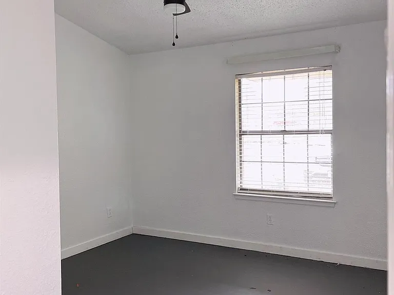 21107 Highland Lake Dr #3 — Photo 6