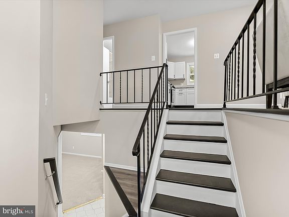 5th image of 2104 Cameron Ct