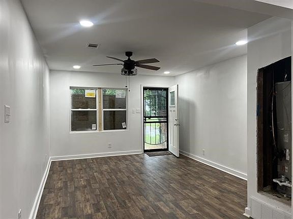 3rd image of 3546 Debby Dr