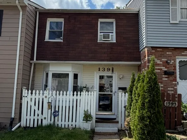 1391 Ironwood St, Woodbridge, VA 22191