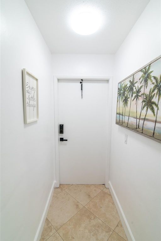 3230 NE 13th St APT 203, photo 5