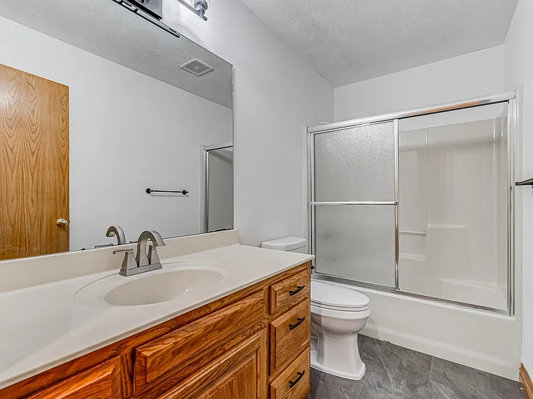 2467 S York Ave — Photo 14