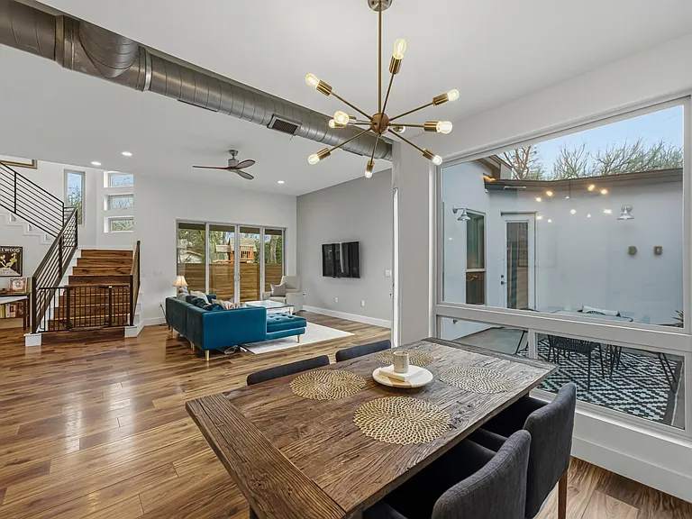 1405 Camelot Cir #A — Photo 10
