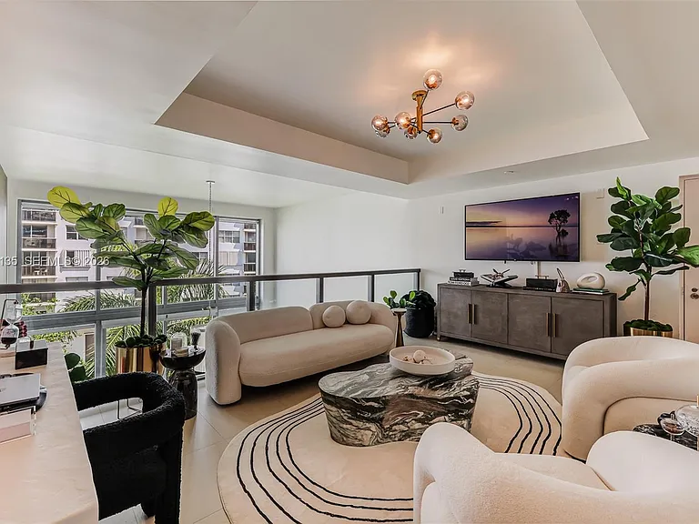 6000 Collins Ave #523 — Photo 24