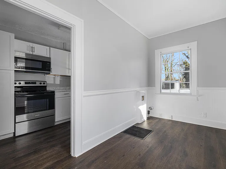 3800 Memorial Blvd — Photo 10
