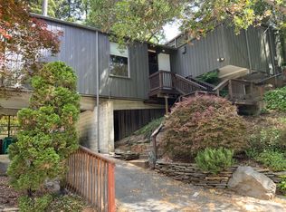 5733 Balboa Dr, Oakland, CA 94611