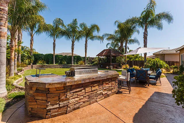 9921 Obsidian Way photo 1