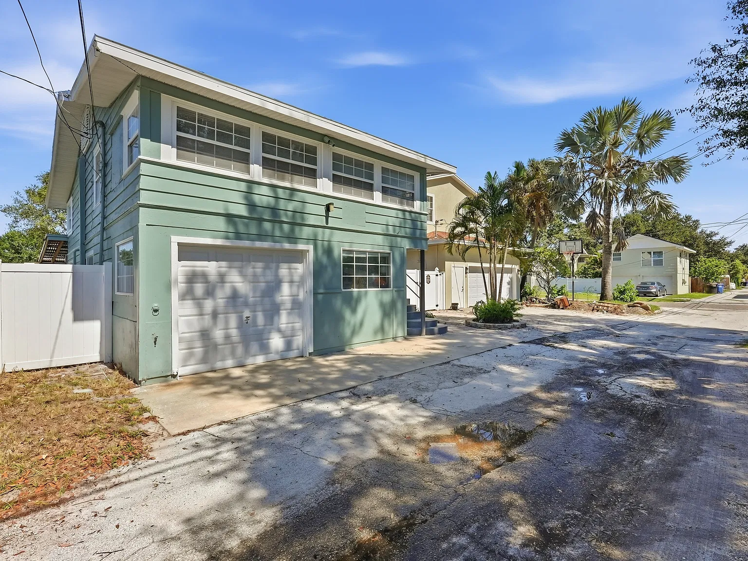 2 bed, 1000 sqft, $2,350 — Photo 2