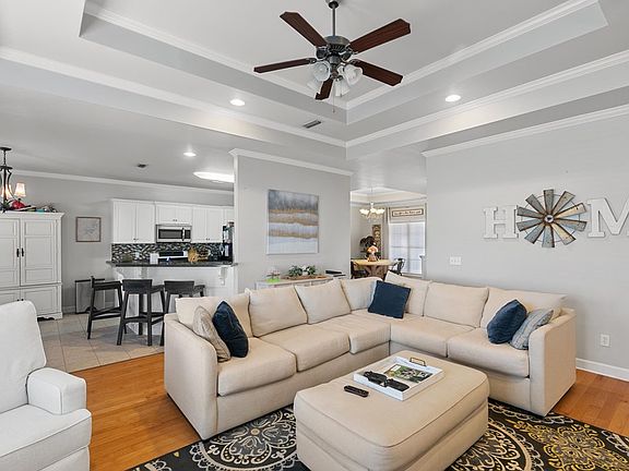 3rd image of 711 Strickland Rd