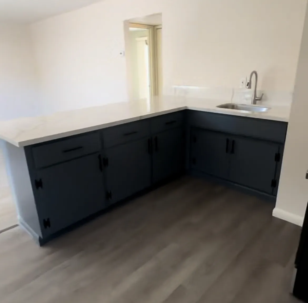 2 bed, 820 sqft, $1,850 — Photo 2