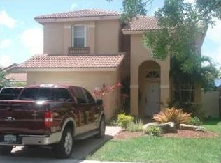 10656 NW 7th St, Pembroke Pines, FL 33026