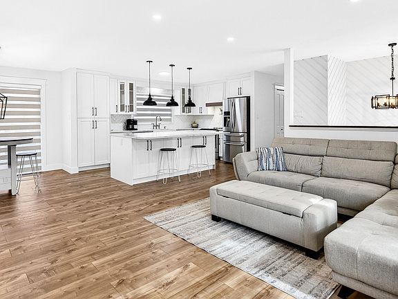 5th image of 21099 Berry Ave