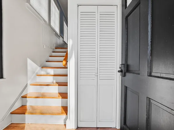 48 Whittier Street, Newton, NH 03858