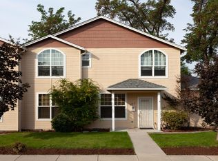 257 N 6th St, Central Pt, OR 97502