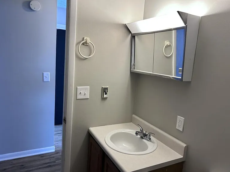 947 W McKay Rd — Photo 16