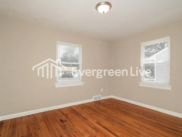 9708 Theodosia Ave — Photo 8