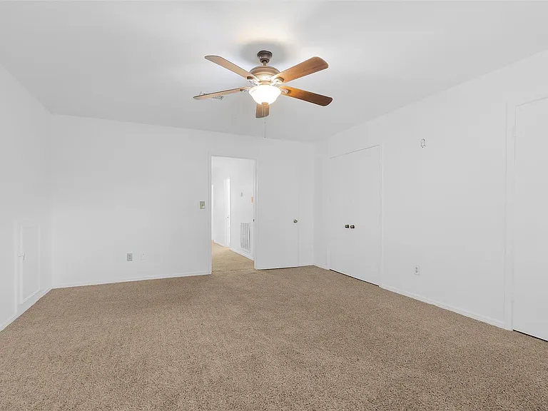 1122 Rhine Ln — Photo 22